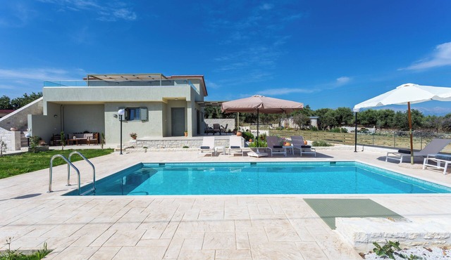Villa Iokasti with heated pool