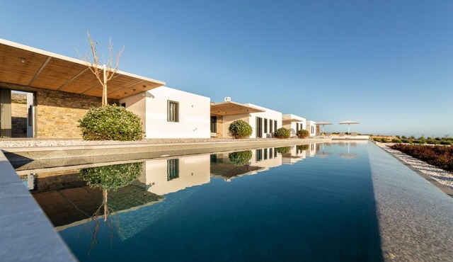 Villa Iris – Luxury 6-Bedroom Seaview Villa with Infinity Pool in Paros