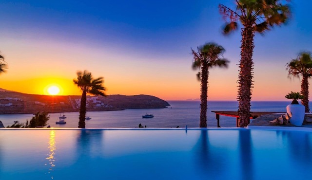 Villa Karkos - Private Boat Dock - Private Pool - Recently Renovated