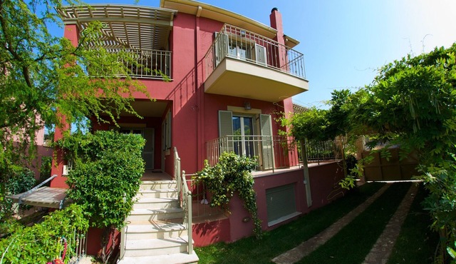 Villa Kimo, Stamoulis villas at the heart of the island