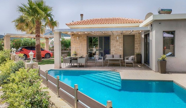 Villa Kissamos - Two Bedroom Villa, Sleeps 5