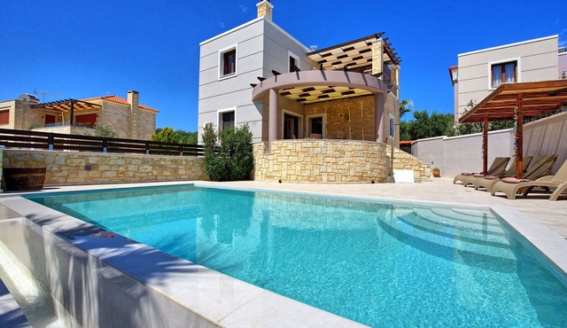 Villa Kostantina - Holiday villa with private pool 2km from the sea in Crete, Greece