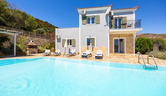 Villa Kostis - Three Bedroom Villa, Sleeps 6
