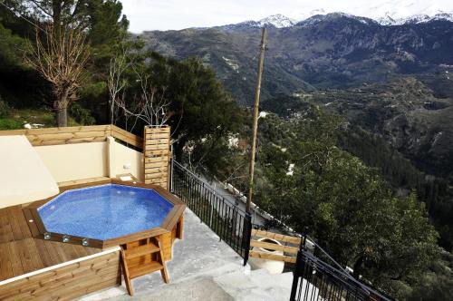 Villa Lakki Heated round pool Jacuzzi