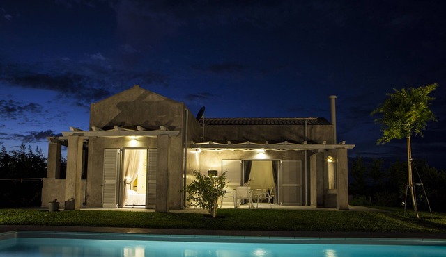 VILLA LEFTERIS - LUXURY VILLA WITH PRIVATE POOL