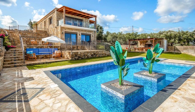 Villa Licaj - Four Bedroom Villa, Sleeps 8