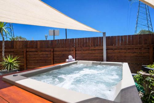 Villa Lilienne - Serene Private Jacuzzi Retreat