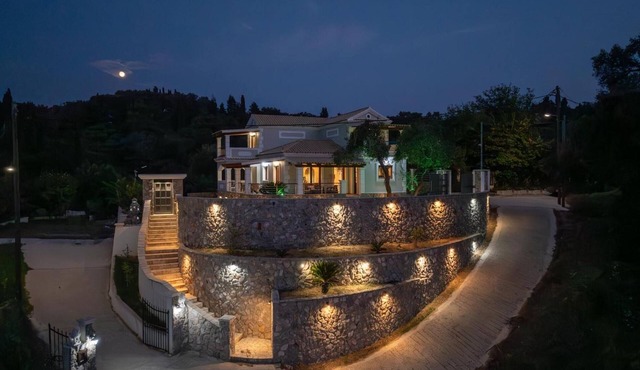 Villa Logas Hill with Panoramic Sea Views, Wi-Fi and Air Conditioning