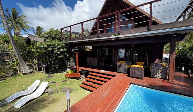 Villa Maharepa Beach by ENJOY VILLAS/3 bdrm with AC/2 bath/private pool + beach