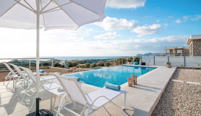 Villa Makaria - Four Bedroom Villa, Sleeps 8