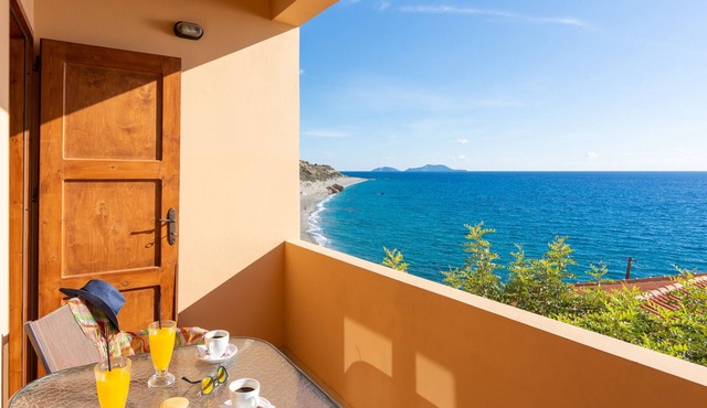 Villa Maria Apt 10