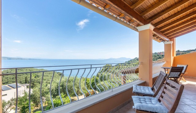 Villa 'Milka' with Sea View, Wi-Fi and Air Conditioning