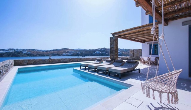 Villa 'Myko Grand' with Sea View, Wi-Fi and Air Conditioning