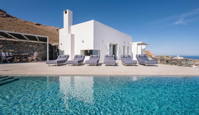 VILLA NITES