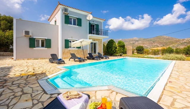 Villa Olga - Three Bedroom Villa, Sleeps 6