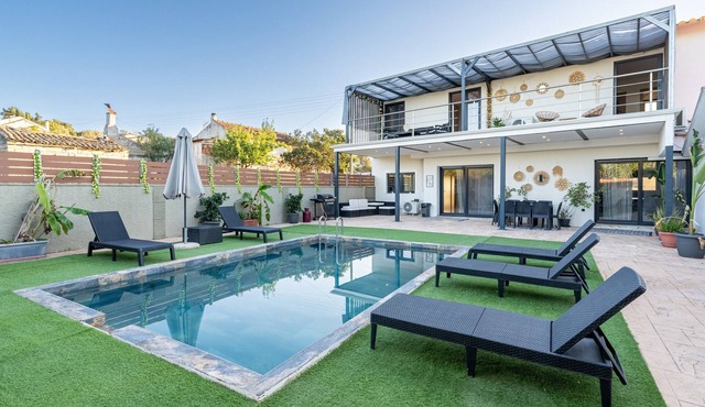 Villa 'Olivia Estate' with Private Pool, Wi-Fi and Air Conditioning