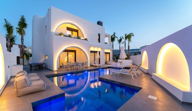 Villa Palmeras Evelia by Villa Plus