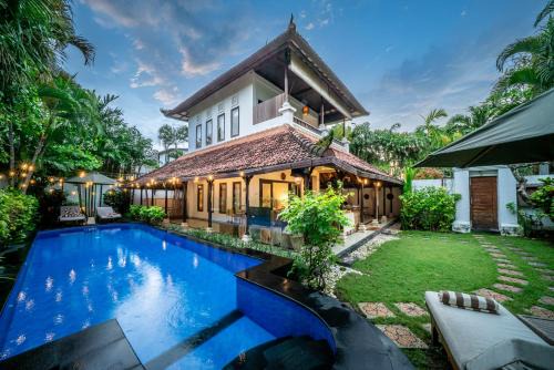 Villa Panda Seminyak, 3BR private pool villa close to KU DE TA