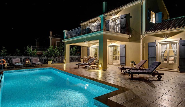 Villa Persephone - Three Bedroom Villa, Sleeps 6