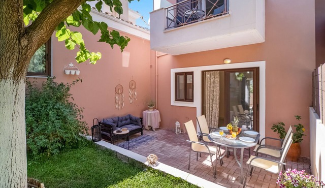 Villa 'Prolithia 2' with Sea View, Wi-Fi and Air Conditioning