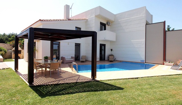 Villa Rotunda B with private swimming pool in Kolympari beach
