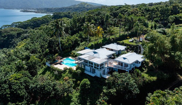 Villa Tahiti, Domain T'oa Hotu