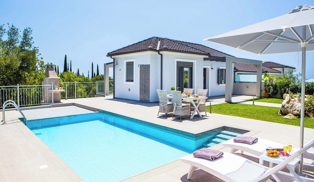 Villa Terra - One Bedroom Villa, Sleeps 2