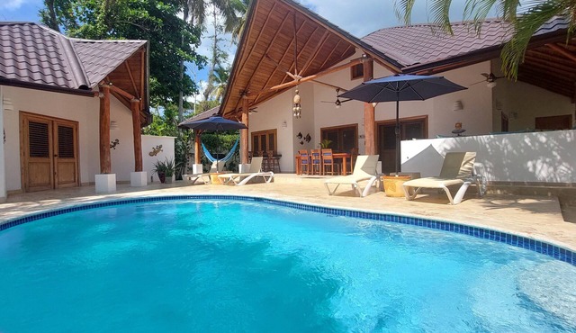 Villa Tiburón, Spacious Caribbean Getaway w/Private Pool near Las Ballenas Beach