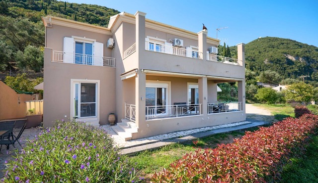 Villa Tzintzola in Kato Garouna
