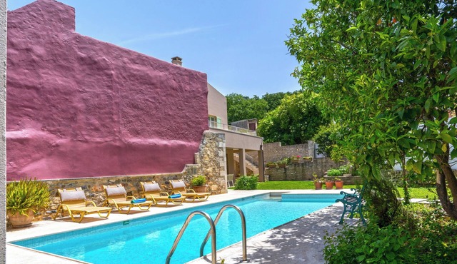 Villa Verde Petra - Three Bedroom Villa, Sleeps 6