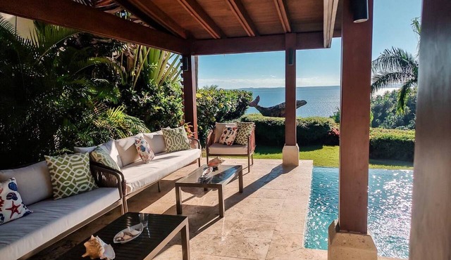Villa with private pool and sea view in Samaná