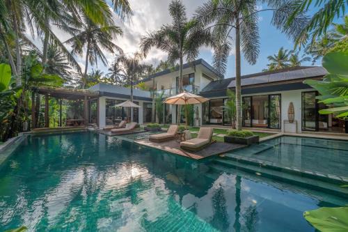 Villa Yuka - Luxury 5BR Ubud Villa, 15m Pool & Jungle Views