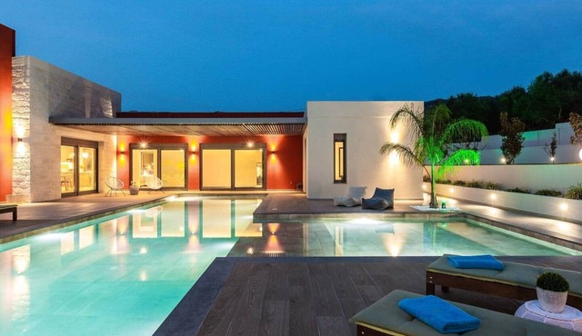 VIP Villa Aori mountain view & private heated pool
