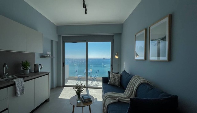 Waterfront Stay in Charaki
