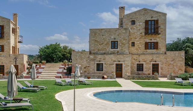 Wedding Villa w/Pool, BBQ, Ping Pong, 23 people