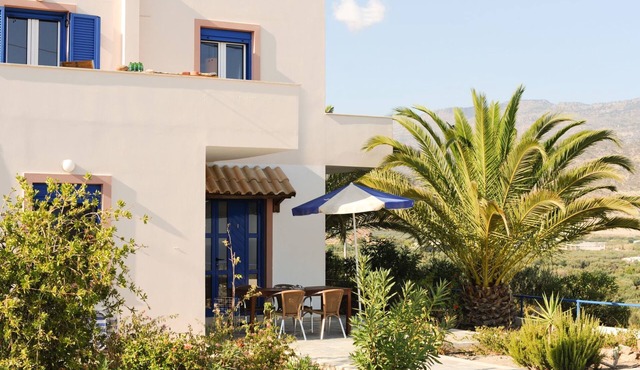 Wohnung "Aliki" mit Blick auf das Wasser by Interhome