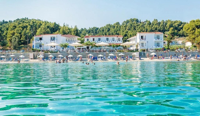 Xenios Dolphin Beach Hotel