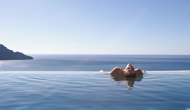 Your Hestia away from home: Elegant 6BR Villa