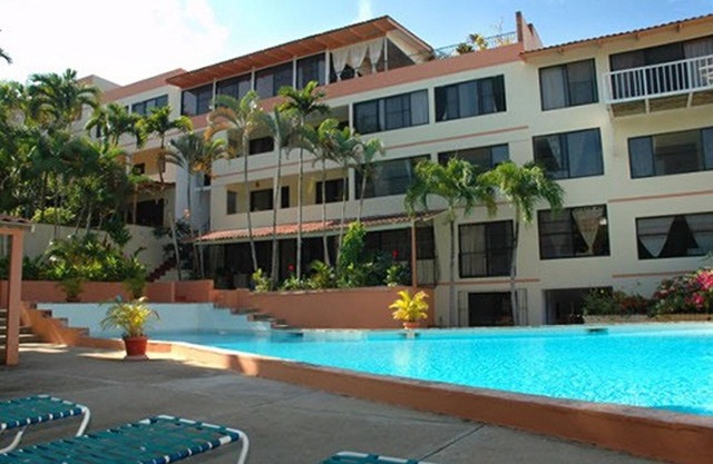 1BD guest-friendly condo opposite main Sosua supermarket, TV/Wi-Fi/pool