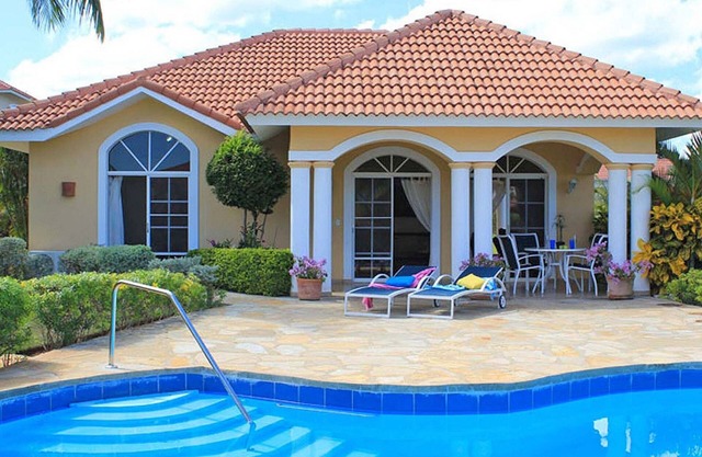 2BD guest-friendly villa in central Sosua with private pool, near beach/clubs