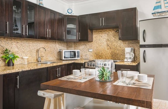 C-1 · Two Bed Condo in front of the Ocean, 2 Pools