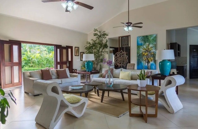 Casa Linda Private 3 bedroom, 3 bath Villa sleeps 2-6 guest