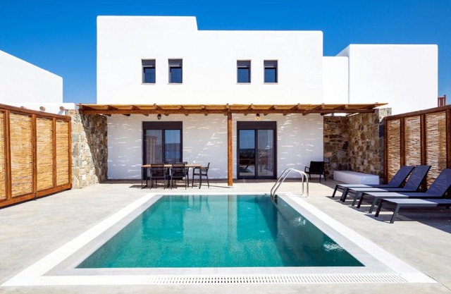 Cato Agro 2, Seafront Villa with Private Pool