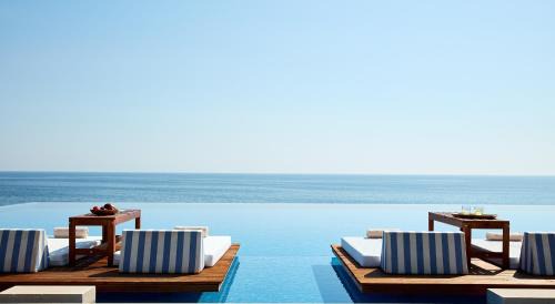 Cavo Hotel Adults 