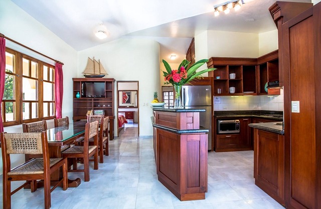 Guest-friendly beachfront penthouse, sea views, top floor, pool, near all!