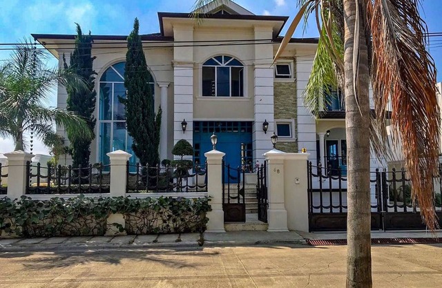 Luxurious House In Santiago