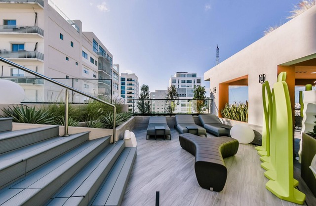 Regatta Living II with Breakfast Included! - 802