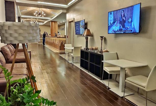 Weston Suites Hotel