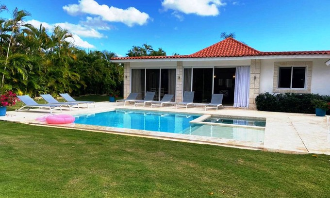 Los Lagos Villa | 1000 m² Villa ∙ 5 bedrooms ∙ 10 guests