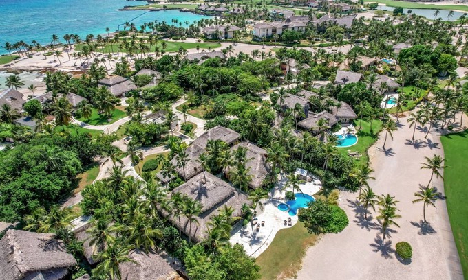 Punta Cana Villa | 1200 m² Villa ∙ 9 bedrooms ∙ 20 guests